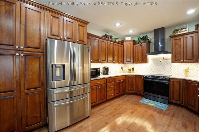 305 Wynterhall Lane, South Charleston, WV 25309