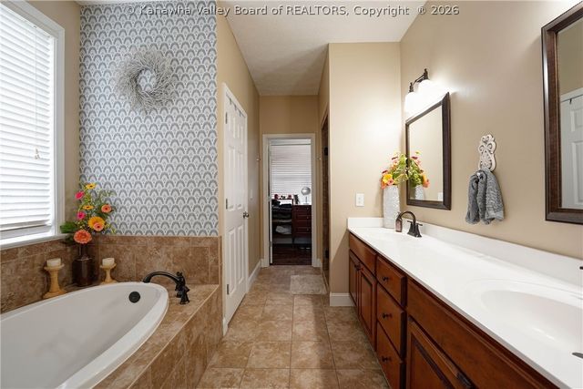 305 Wynterhall Lane, South Charleston, WV 25309
