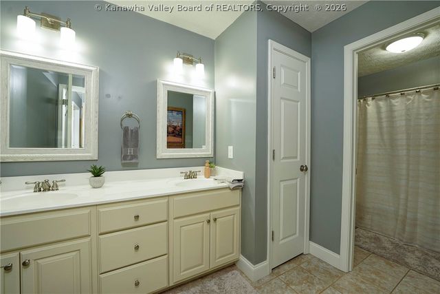 305 Wynterhall Lane, South Charleston, WV 25309
