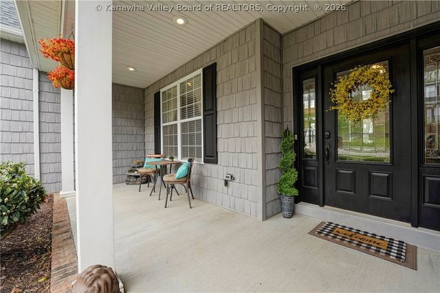 305 Wynterhall Lane, South Charleston, WV 25309