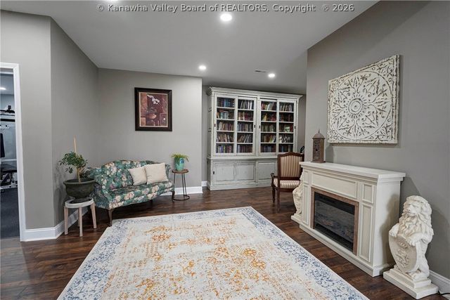 305 Wynterhall Lane, South Charleston, WV 25309