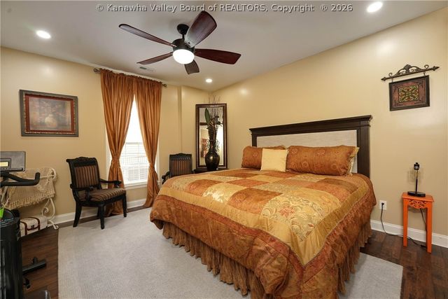 305 Wynterhall Lane, South Charleston, WV 25309
