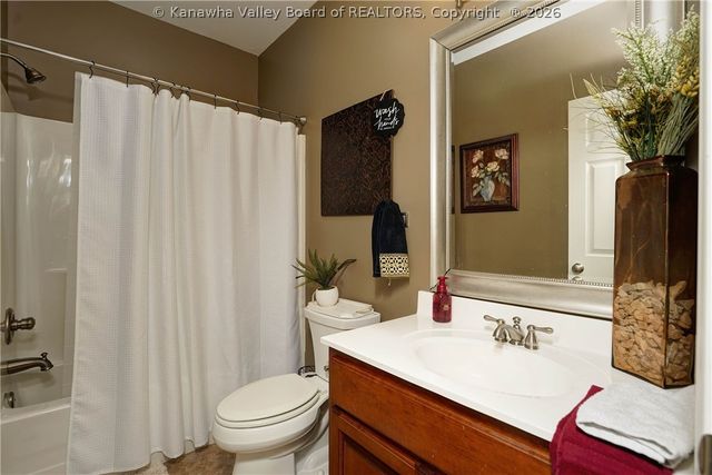 305 Wynterhall Lane, South Charleston, WV 25309