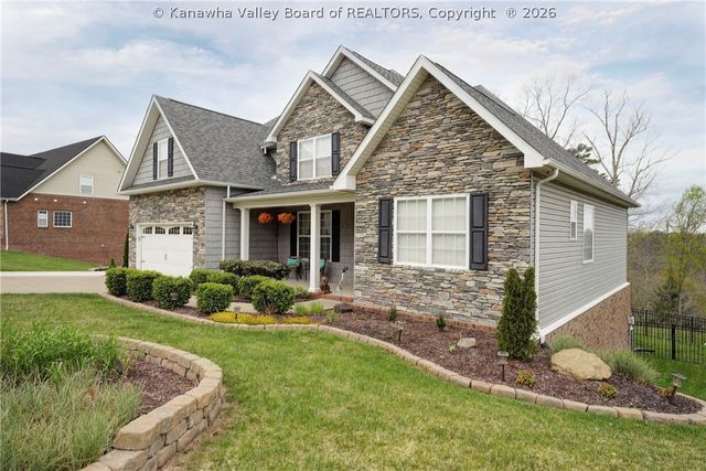 305 Wynterhall Lane, South Charleston, WV 25309
