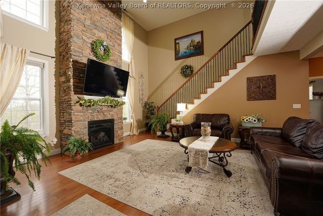 305 Wynterhall Lane, South Charleston, WV 25309