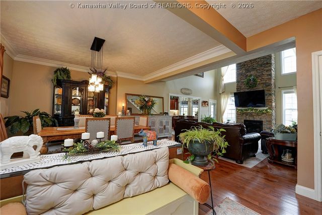 305 Wynterhall Lane, South Charleston, WV 25309