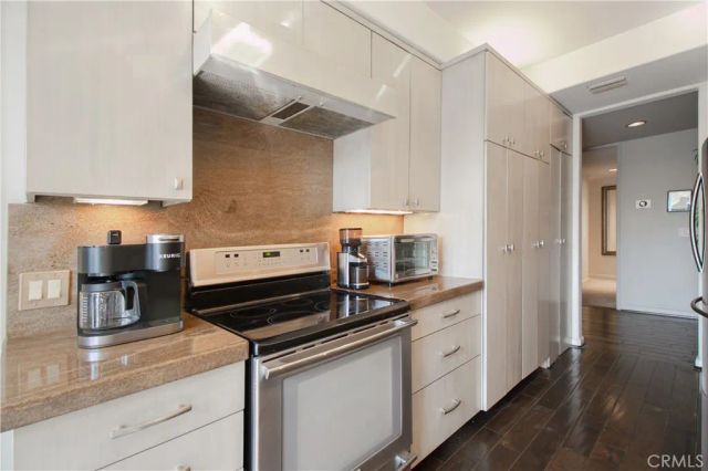 4949 Genesta Avenue 308, Encino, CA 91316