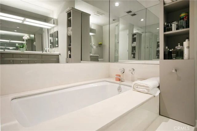 4949 Genesta Avenue 308, Encino, CA 91316