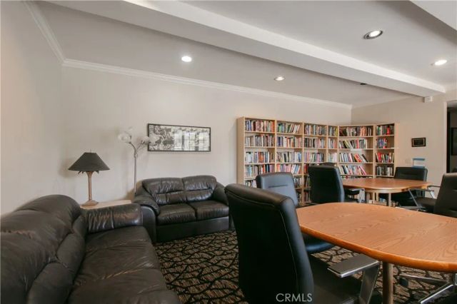 4949 Genesta Avenue 308, Encino, CA 91316