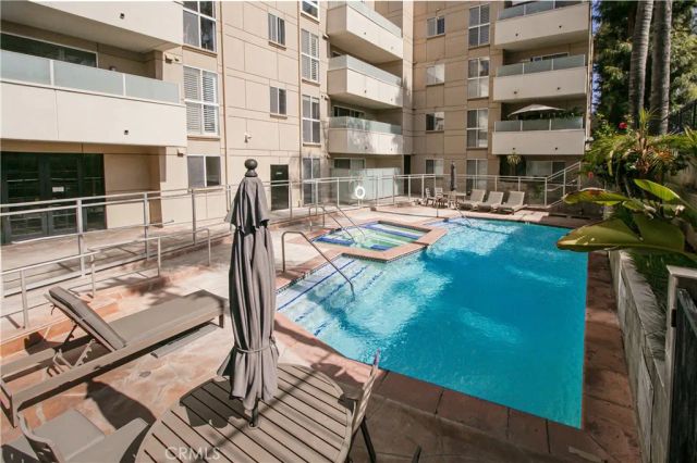 4949 Genesta Avenue 308, Encino, CA 91316