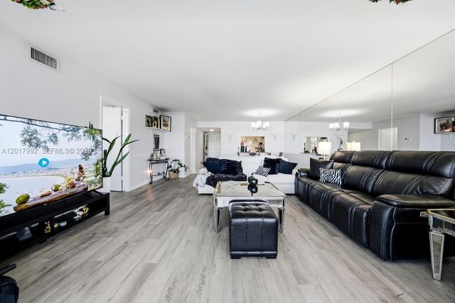 3121 NE 51st St 205E, Fort Lauderdale, FL 33308