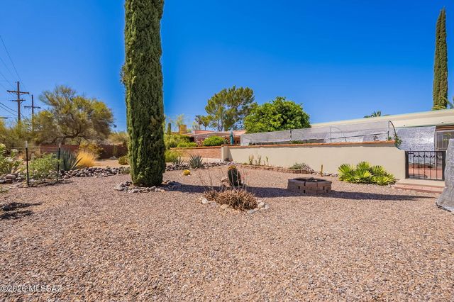 625 W Camino Corto, Green Valley, AZ 85614