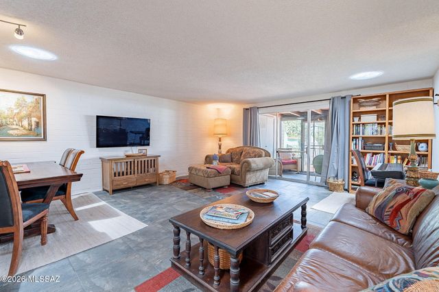 625 W Camino Corto, Green Valley, AZ 85614