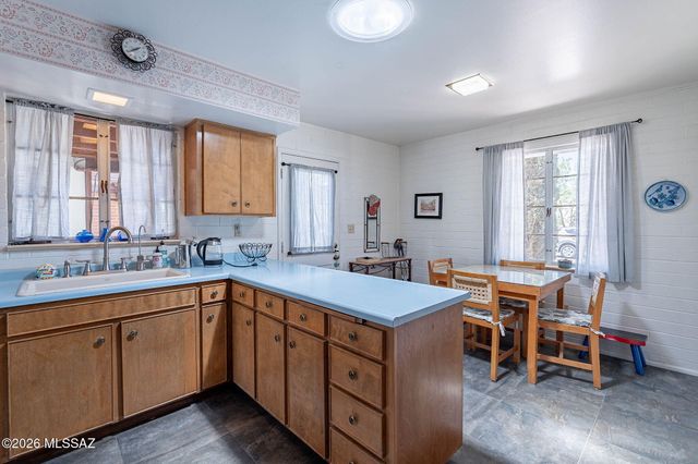 625 W Camino Corto, Green Valley, AZ 85614