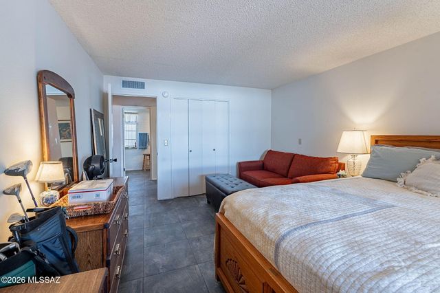 625 W Camino Corto, Green Valley, AZ 85614