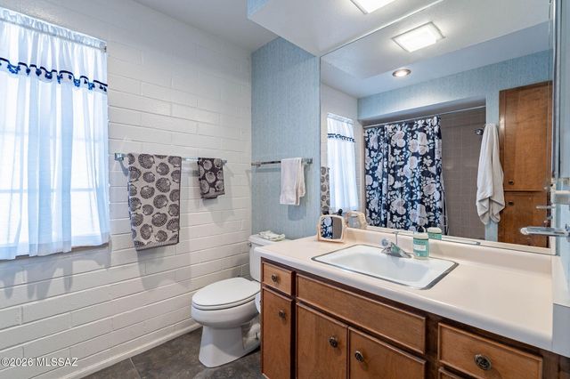 625 W Camino Corto, Green Valley, AZ 85614