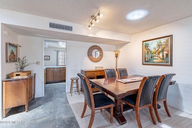 625 W Camino Corto, Green Valley, AZ 85614