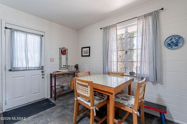 625 W Camino Corto, Green Valley, AZ 85614