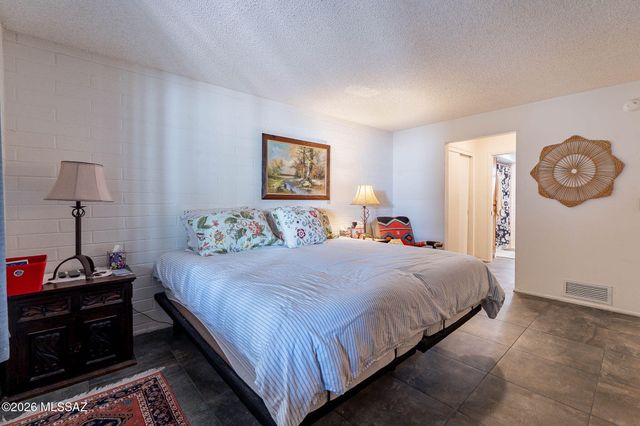 625 W Camino Corto, Green Valley, AZ 85614