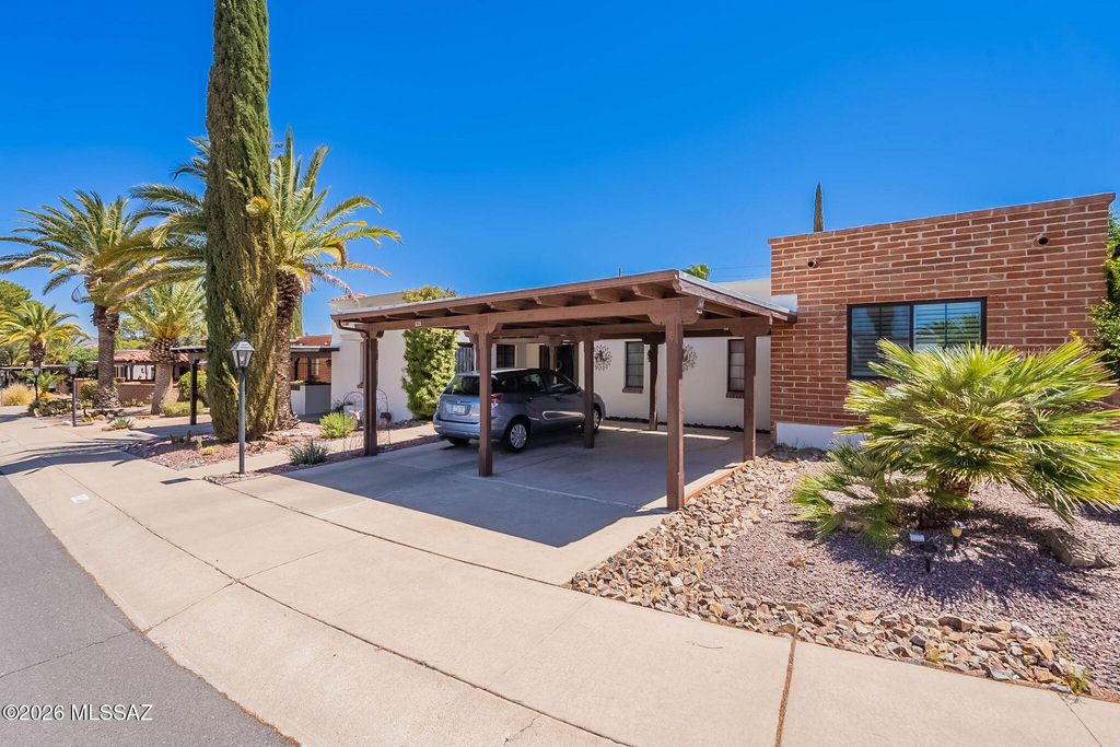 625 W Camino Corto, Green Valley, AZ 85614