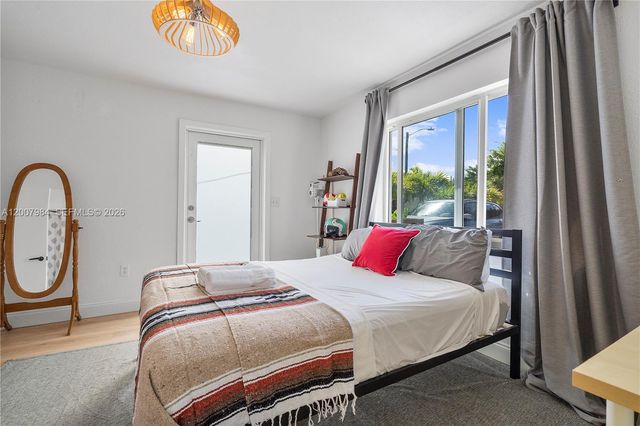 2380 NE 137th St RIGHT, North Miami Beach, FL 33181