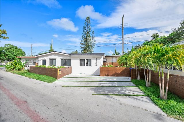 2380 NE 137th St RIGHT, North Miami Beach, FL 33181