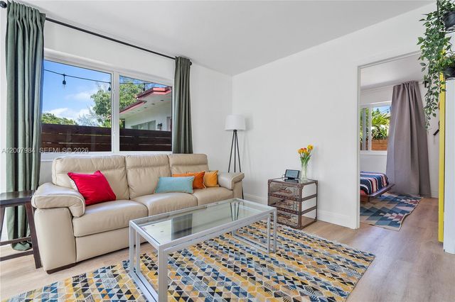 2380 NE 137th St RIGHT, North Miami Beach, FL 33181