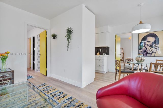 2380 NE 137th St RIGHT, North Miami Beach, FL 33181