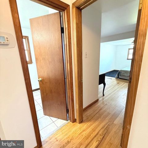 2121 N LEE LN, Aston, PA 19014