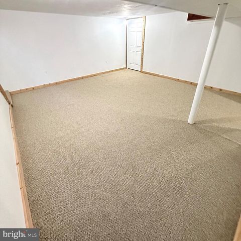 2121 N LEE LN, Aston, PA 19014