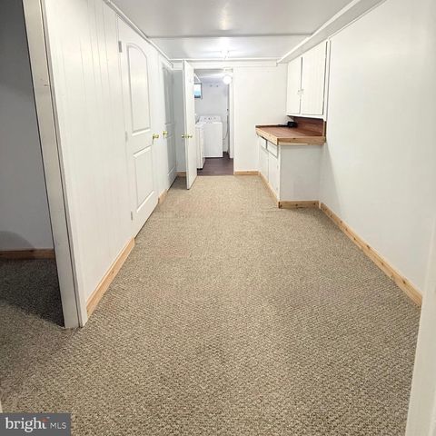 2121 N LEE LN, Aston, PA 19014