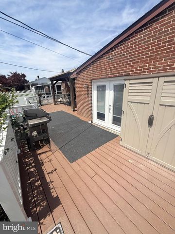 2121 N LEE LN, Aston, PA 19014