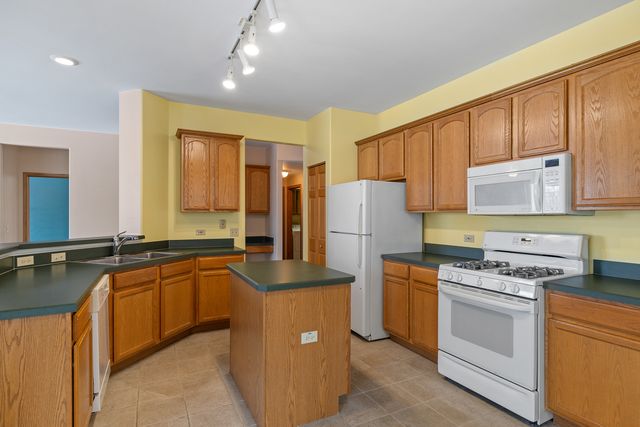 631 Saugatuk Circle, Romeoville, IL 60446