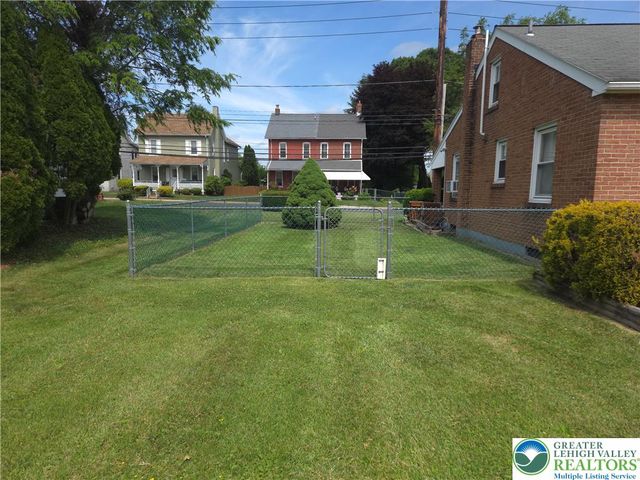 1040 Pennsylvania Avenue, Emmaus Boro, PA 18049