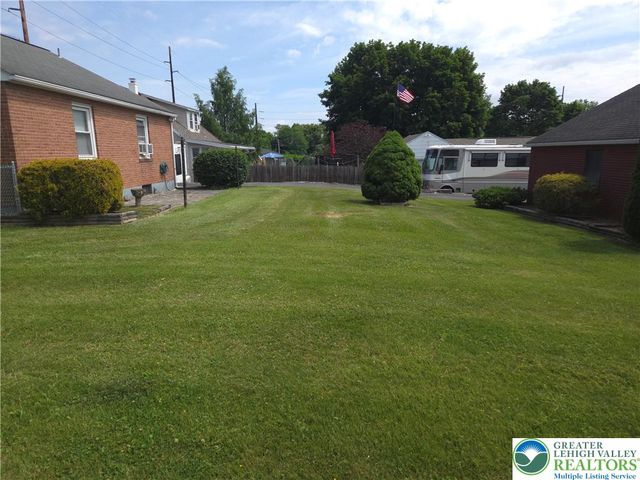 1040 Pennsylvania Avenue, Emmaus Boro, PA 18049