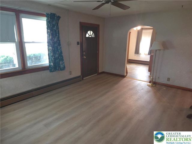 1040 Pennsylvania Avenue, Emmaus Boro, PA 18049