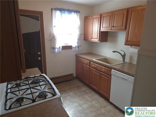 1040 Pennsylvania Avenue, Emmaus Boro, PA 18049