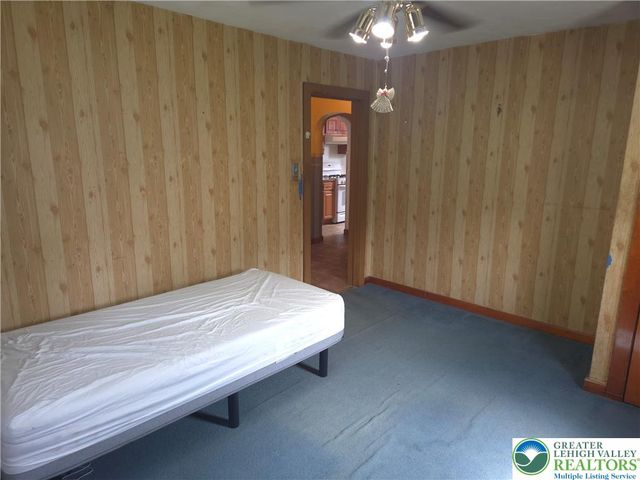 1040 Pennsylvania Avenue, Emmaus Boro, PA 18049