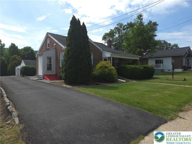 1040 Pennsylvania Avenue, Emmaus Boro, PA 18049