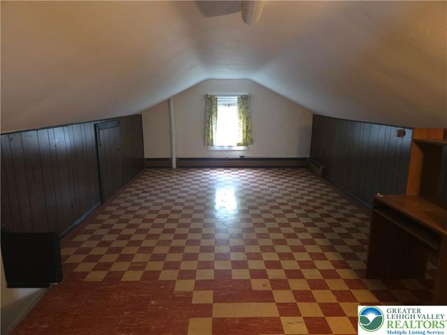 1040 Pennsylvania Avenue, Emmaus Boro, PA 18049