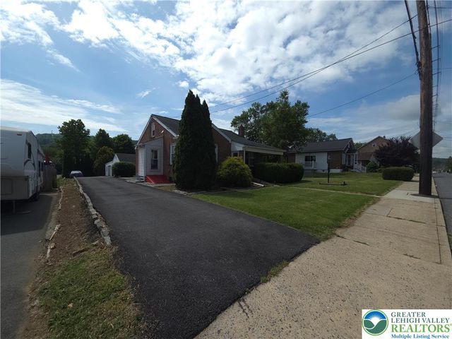 1040 Pennsylvania Avenue, Emmaus Boro, PA 18049