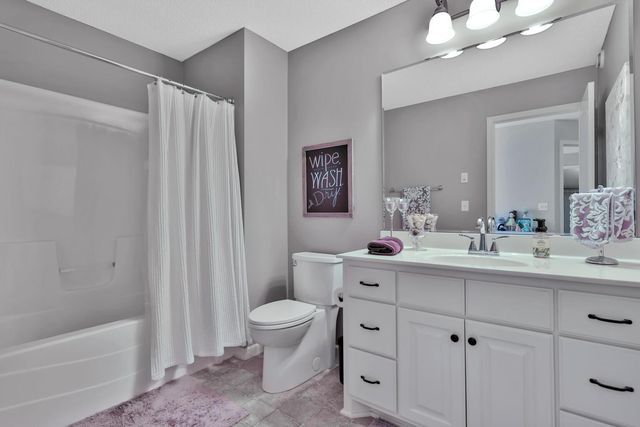 5245 108th Avenue N, Brooklyn Park, MN 55443