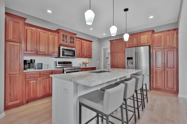 5245 108th Avenue N, Brooklyn Park, MN 55443