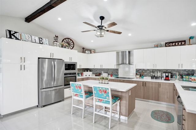 5076 NW 84th Rd, Coral Springs, FL 33067