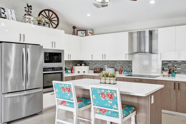 5076 NW 84th Rd, Coral Springs, FL 33067