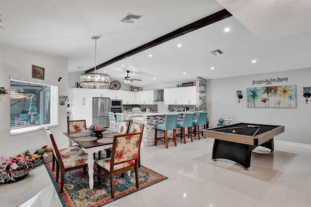 5076 NW 84th Rd, Coral Springs, FL 33067