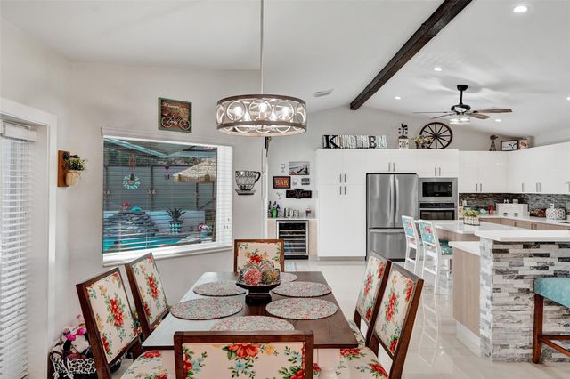 5076 NW 84th Rd, Coral Springs, FL 33067