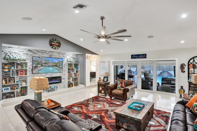 5076 NW 84th Rd, Coral Springs, FL 33067