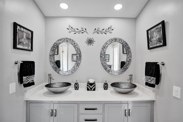 5076 NW 84th Rd, Coral Springs, FL 33067