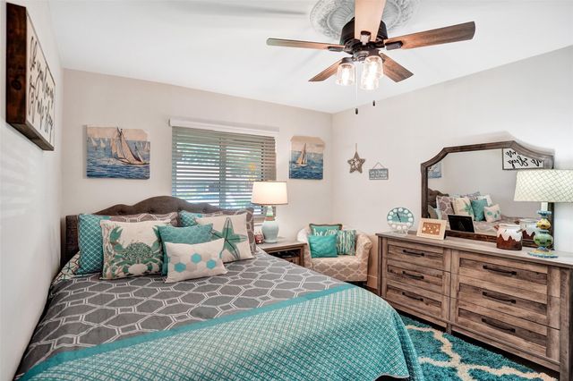 5076 NW 84th Rd, Coral Springs, FL 33067